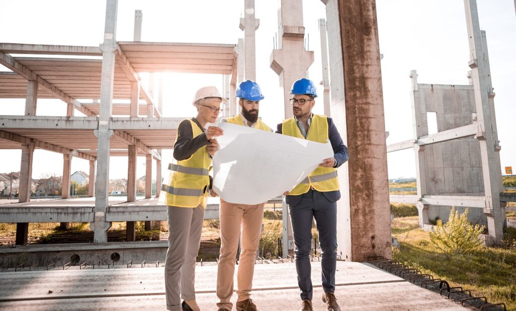 supervisión-interventoría Expertos en construcción, supervisión e interventoría de proyectos civiles.